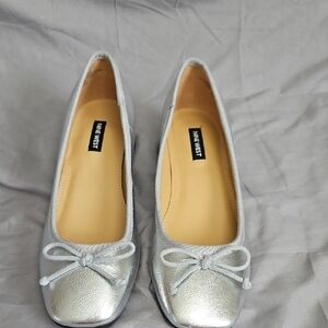 Nine West Silver Ballet Flats with Bow Detail